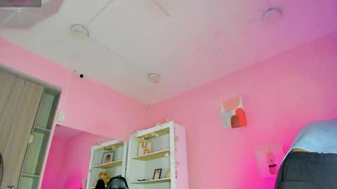 IAN CASTILLO online show from 4, 11, 2025