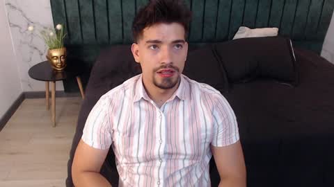 Snapshot of ian_davis chatting on 15, 1, 2025 Ian Davis online show from 15, 1, 2025