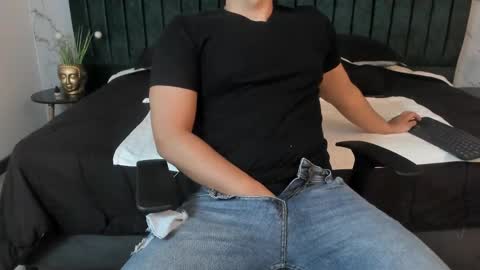 Snapshot of ian_davis chatting on 5, 3, 2025 Ian Davis online show from 5, 3, 2025