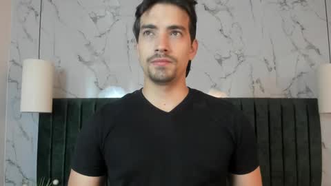 Snapshot of ian_davis chatting on 6, 3, 2025 Ian Davis online show from 6, 3, 2025