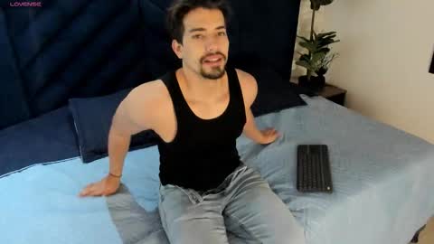 Snapshot of ian_davis chatting on 21, 9, 2025 Ian Davis online show from 21, 9, 2025