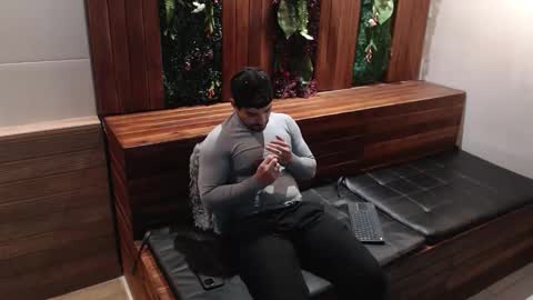 Snapshot of ian_davis chatting on 13, 10, 2025 Ian Davis online show from 13, 10, 2025