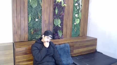 Snapshot of ian_davis chatting on 22, 10, 2025 Ian Davis online show from 22, 10, 2025