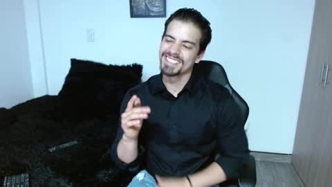 Snapshot of ian_davis chatting on 15, 11, 2025 Ian Davis online show from 15, 11, 2025