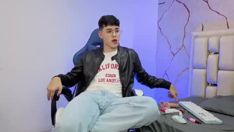 Ian  online show from 10, 4, 2026