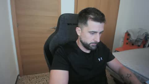 Snapshot of iberian_macho chatting on 16, 10, 2025 iberian_macho online show from 16, 10, 2025