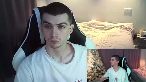 Snapshot of ice_raf chatting on 12, 1, 2025 MAX online show from 12, 1, 2025