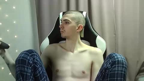 Snapshot of ice_raf chatting on 30, 1, 2025 MAX online show from 30, 1, 2025