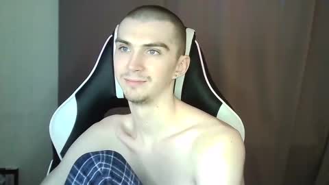 Snapshot of ice_raf chatting on 2, 2, 2025 MAX online show from 2, 2, 2025