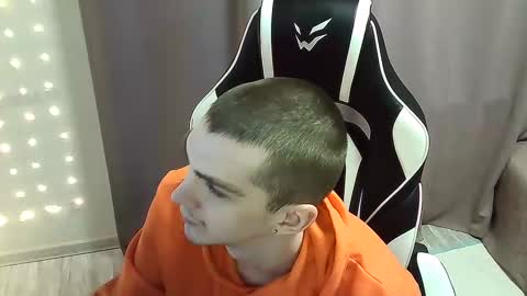 Snapshot of ice_raf chatting on 15, 2, 2025 MAX online show from 15, 2, 2025