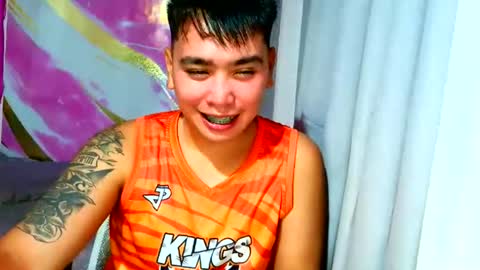 Snapshot of iconic_vince chatting on 12, 10, 2025 iconic_vince online show from 12, 10, 2025