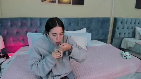 Icy online show from 3, 2, 2025