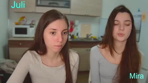 Snapshot of ihavepaws33 chatting on 17, 12, 2024 Julia and Mira online show from 17, 12, 2024