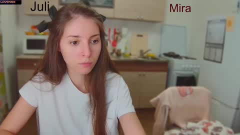 Snapshot of ihavepaws33 chatting on 7, 1, 2025 Julia and Mira online show from 7, 1, 2025