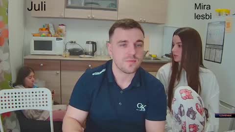 Snapshot of ihavepaws33 chatting on 12, 1, 2025 Julia and Mira online show from 12, 1, 2025