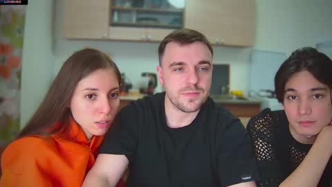 Snapshot of ihavepaws33 chatting on 15, 1, 2025 Julia and Mira online show from 15, 1, 2025