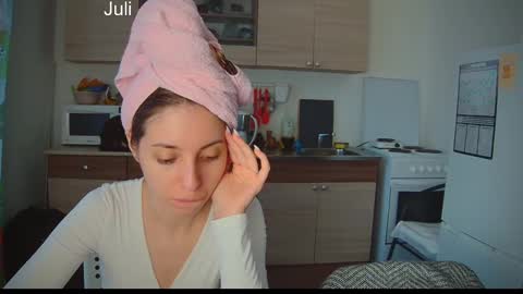 Snapshot of ihavepaws33 chatting on 9, 2, 2025 Julia and Mira online show from 9, 2, 2025