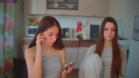 Snapshot of ihavepaws33 chatting on 23, 2, 2025 Julia and Mira online show from 23, 2, 2025