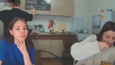 Snapshot of ihavepaws33 chatting on 6, 3, 2025 Julia and Mira online show from 6, 3, 2025