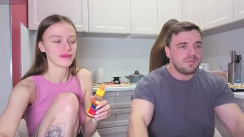 Snapshot of ihavepaws33 chatting on 22, 10, 2025 Julia and Mira online show from 22, 10, 2025