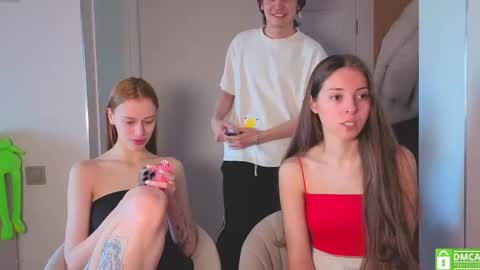 Julia and Mira online show from 25, 2, 2026