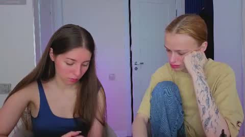 Snapshot of ihavepaws33 chatting on 10, 7, 2026 Julia and Mira online show from 10, 7, 2026