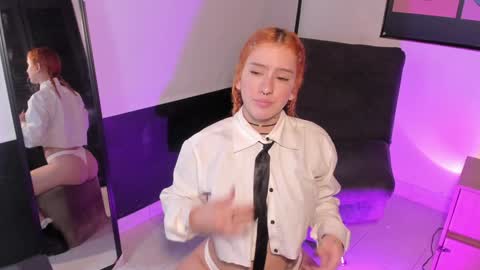 Snapshot of iiam_valentinaa chatting on 1, 2, 2025 online show from 1, 2, 2025