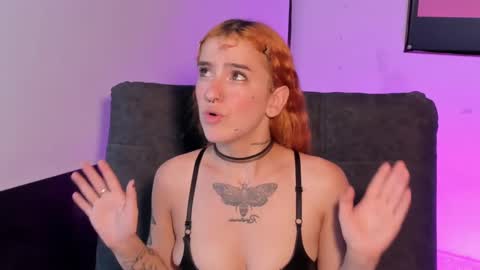 Snapshot of iiam_valentinaa chatting on 28, 2, 2025 online show from 28, 2, 2025