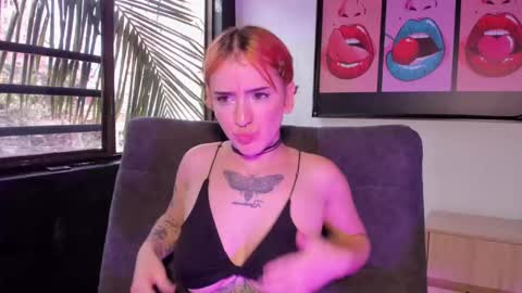 Snapshot of iiam_valentinaa chatting on 11, 3, 2025 online show from 11, 3, 2025