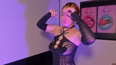 Snapshot of iiam_valentinaa chatting on 12, 3, 2025 online show from 12, 3, 2025