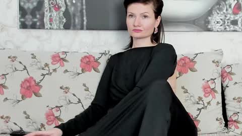 Snapshot of illegalbeauty87 chatting on 5, 1, 2025 Ingrid or more easier...Miss GoDDess Mistress online show from 5, 1, 2025