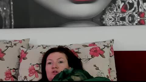Snapshot of illegalbeauty87 chatting on 11, 5, 2026 Ingrid or more easier...Miss GoDDess Mistress online show from 11, 5, 2026