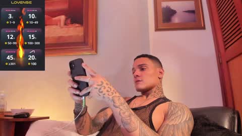 im_dominike online show from 10, 1, 2025