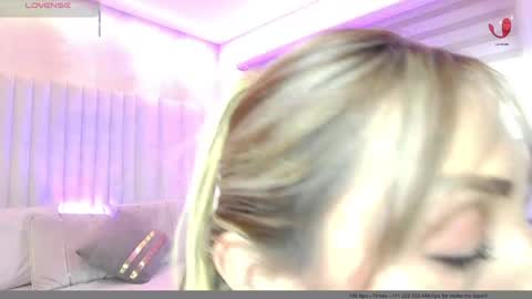 Snapshot of im_helina chatting on 23, 5, 2026 Helina online show from 23, 5, 2026