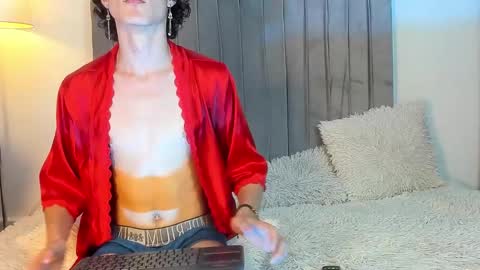 Snapshot of im_perseo_ chatting on 16, 12, 2025 Perseo - Help me with 50 thumbs up online show from 16, 12, 2025