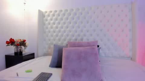SOPHI online show from 9, 10, 2025