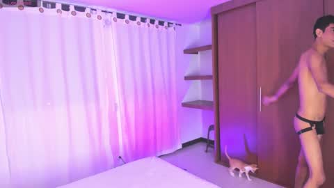 Snapshot of im_zayn chatting on 18, 11, 2025 CAMILO dont forget to leave your thumb up 3 online show from 18, 11, 2025