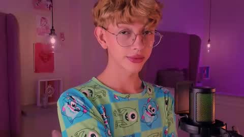 Snapshot of imdamiano chatting on 12, 10, 2025 Damiano online show from 12, 10, 2025