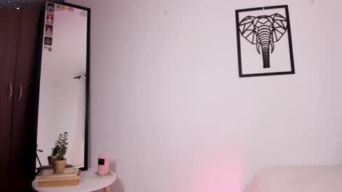 Snapshot of imemilybae chatting on 20, 2, 2026 Emily But you can tell me Emi online show from 20, 2, 2026