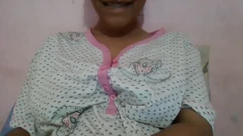 Snapshot of imlovelyrose chatting on 25, 12, 2024 ROSE online show from 25, 12, 2024