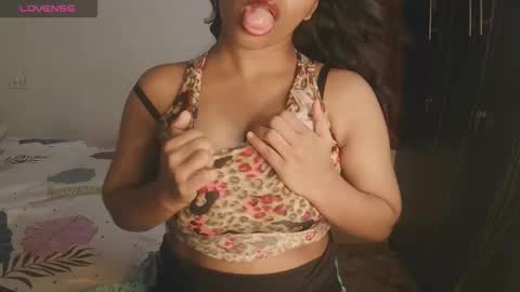 Snapshot of imlovelyrose chatting on 18, 9, 2025 ROSE online show from 18, 9, 2025