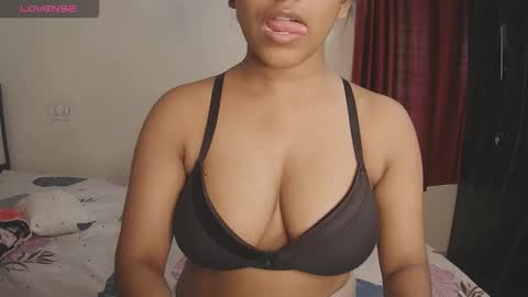 Snapshot of imlovelyrose chatting on 20, 9, 2025 ROSE online show from 20, 9, 2025