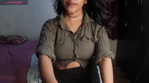 Snapshot of imlovelyrose chatting on 5, 11, 2025 ROSE online show from 5, 11, 2025