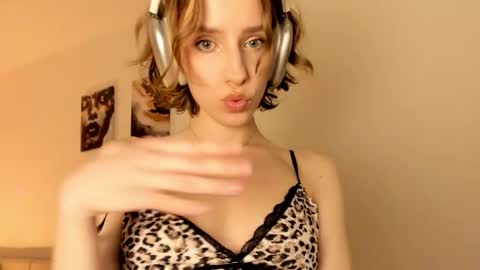 Snapshot of imogensy chatting on 26, 3, 2026 my name Imo Fansly online show from 26, 3, 2026