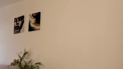 Snapshot of imogensy chatting on 10, 4, 2026 my name Imo Fansly online show from 10, 4, 2026