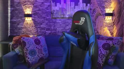 Karen  online show from 3, 10, 2025