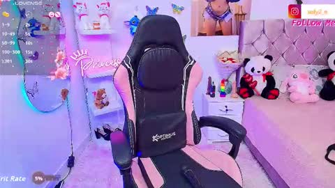 Snapshot of imsofy_1 chatting on 18, 11, 2025 sofy online show from 18, 11, 2025