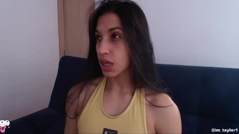 Snapshot of imtaylor__ chatting on 15, 4, 2026 TAYLOR online show from 15, 4, 2026