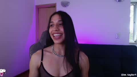 Snapshot of imtaylor__ chatting on 28, 4, 2026 TAYLOR online show from 28, 4, 2026
