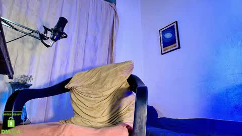 Daniel   thumb up me please its important Im new INDEPENDENT MODEL online show from 24, 9, 2025